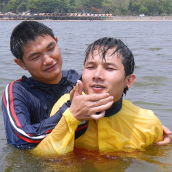 lifesaving chin tow